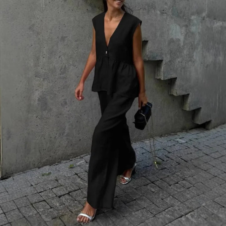 Laura™ | Graceful and Flowing Ensemble